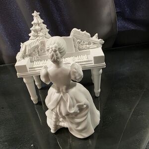 Department 56 Winter Silhouette Accompanying a Carol Set